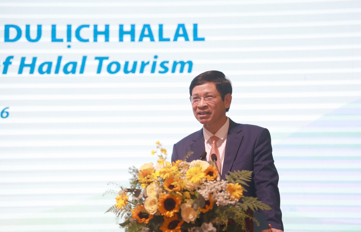 Thứ trưởng Bộ Văn hóa, Thể thao và Du lịch Hồ An Phong phát biểu tại hội nghị