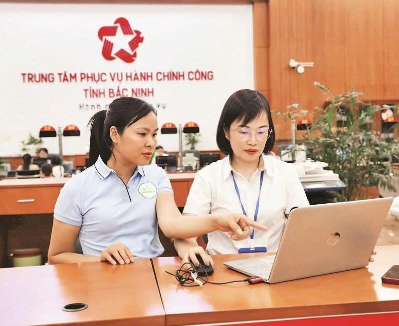 Trung tâm Phục vụ hành chính công tỉnh Bắc Ninh đang nỗ lực phục vụ người dân