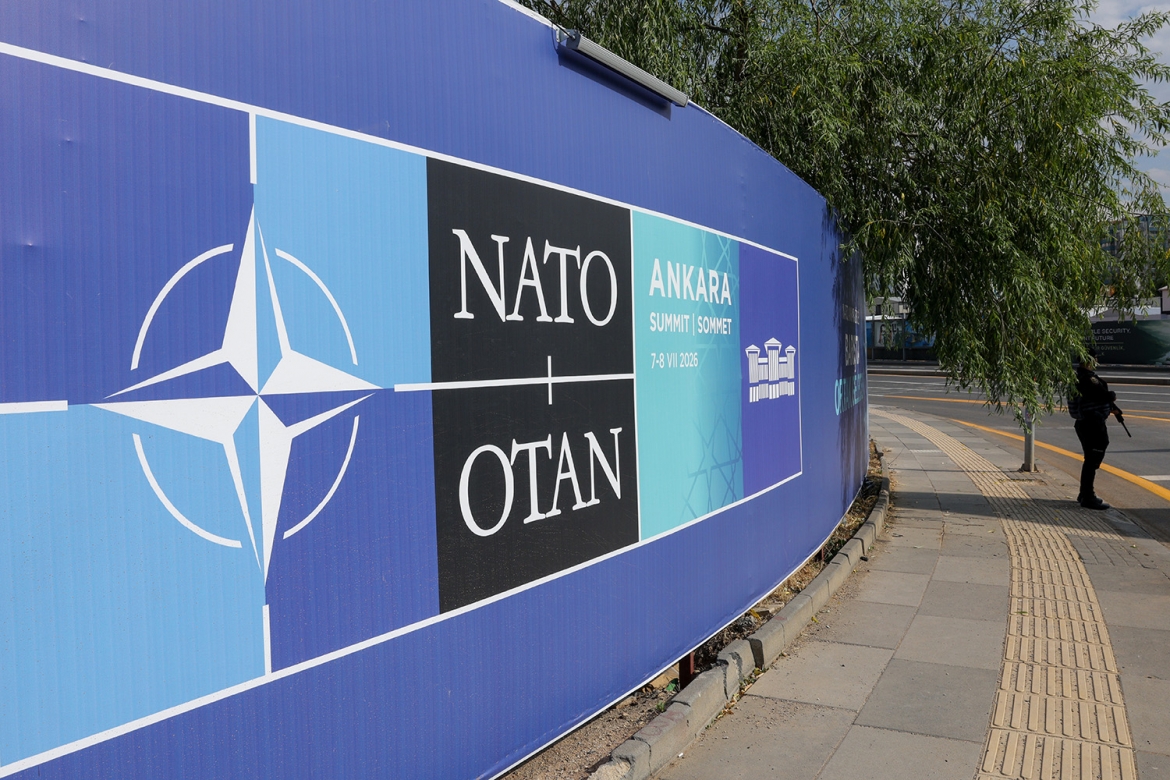 Cảnh sát tuần tra trước thềm Hội nghị Thượng đỉnh NATO tại Ankara, Thổ Nhĩ Kỳ, ngày 5/7/2026. Ảnh: AP