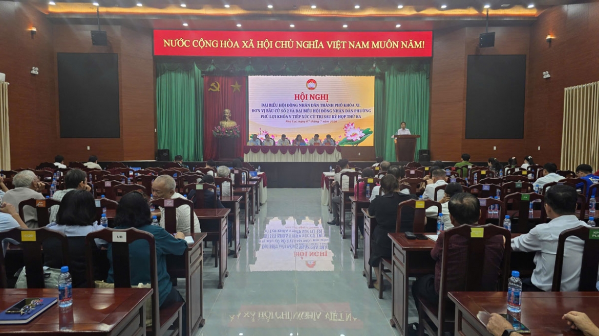 Toàn cảnh tiếp xúc cử tri 