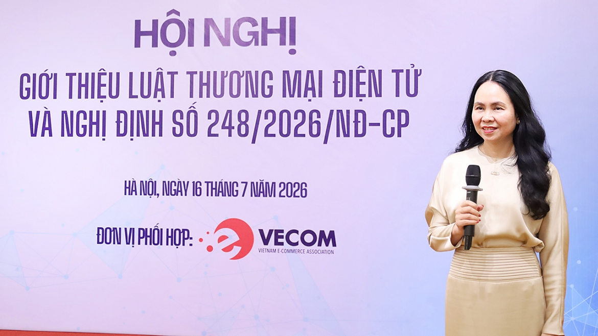 Bà Lê Hoàng Oanh, Cục trưởng Cục Thương mại điện tử và Kinh tế số