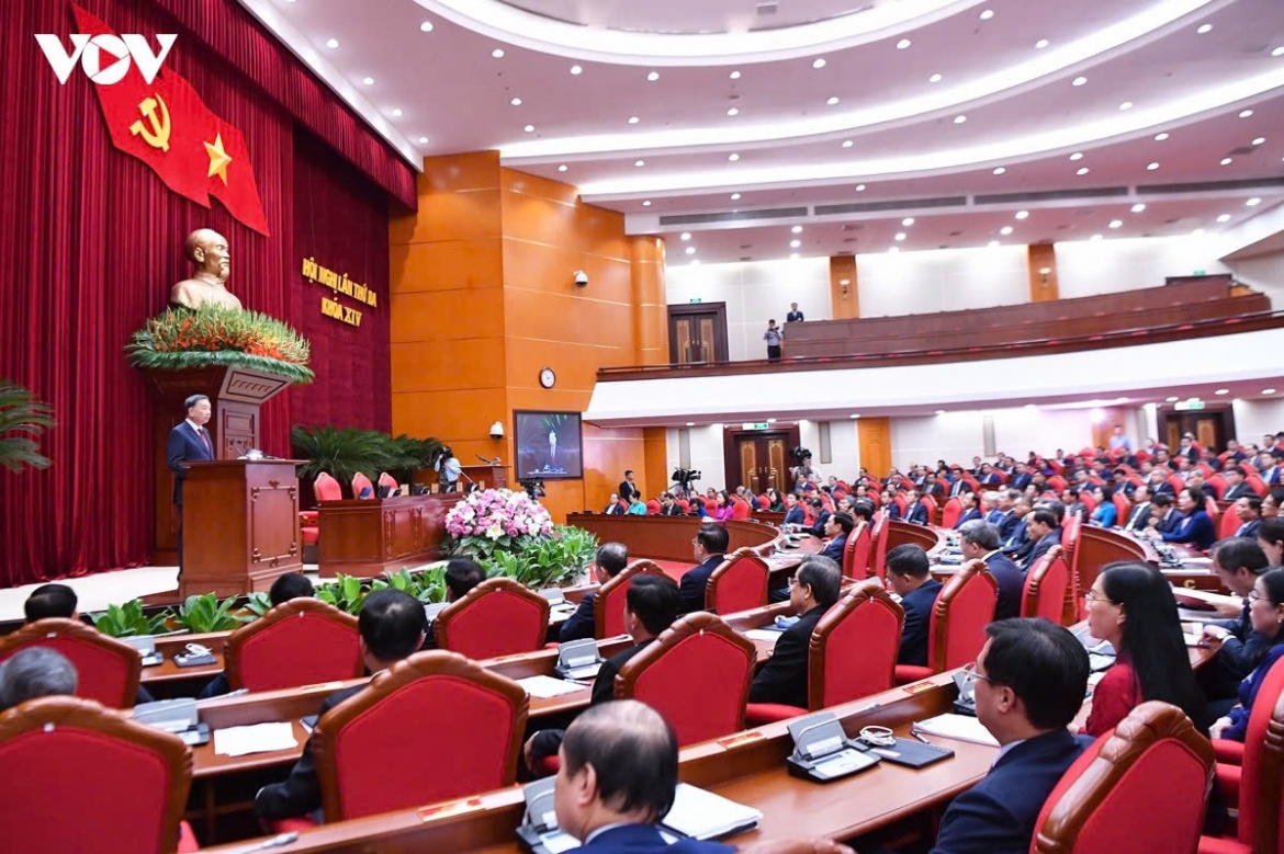 Toàn cảnh Hội nghị lần thứ 3 Ban Chấp hành Trung ương Đảng khoá XIV.