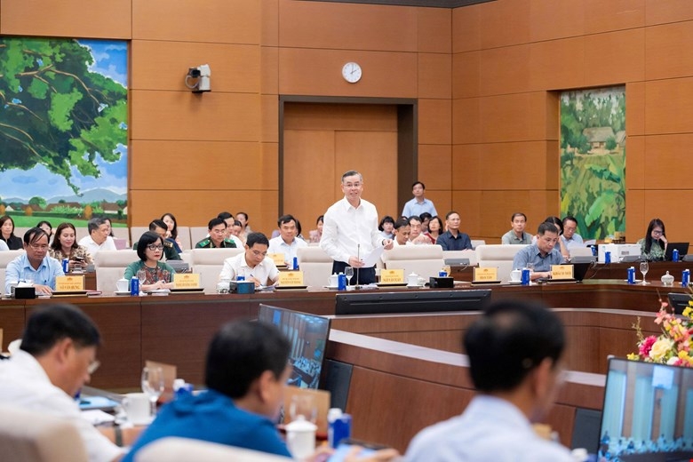 Quang cảnh phiên họp.