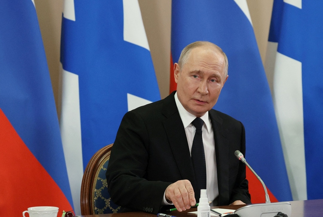 Tổng thống Nga Vladimir Putin cảnh báo Ukraine sẽ sớm mất thêm các vùng lãnh thổ. Ảnh: Reuters