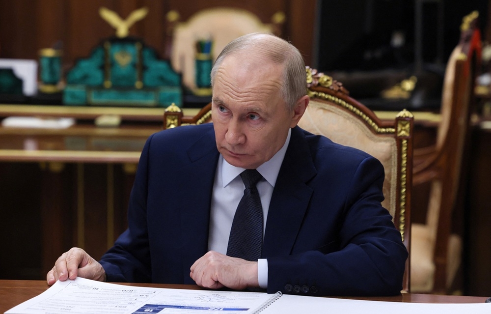Tổng thống Nga Vladimir Putin làm việc Trung tâm Xuất khẩu Nga (REC). Ảnh: Reuters