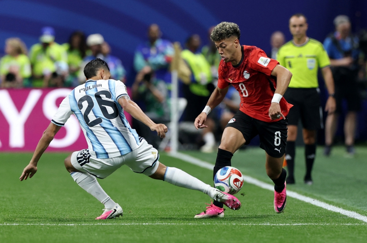 Ai Cập đang chơi phòng ngự - phản công đầy chủ động sau khi vượt lên dẫn trước Argentina (Ảnh: Reuters)