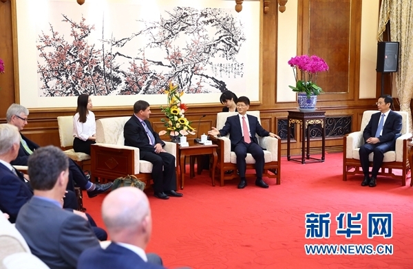 Ông Mạnh Kiến Trụ, Ủy viên Bộ Chính trị, Bí thư Ủy ban Chính trị và Pháp luật Trung ương Đảng Cộng sản Trung Quốc khi đó đã gặp phái đoàn Canada ngày 12/9/2016 nhân cuộc đối thoại đầu tiên giữa hai bên. Ảnh: Tân Hoa xã