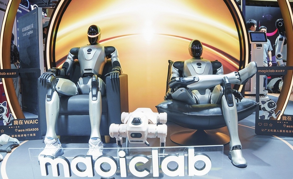 Các robot hình người được trưng bày tại Hội nghị Trí tuệ Nhân tạo Thế giới năm 2026 ở Thượng Hải ngày 18/7/2026. Ảnh: VCG