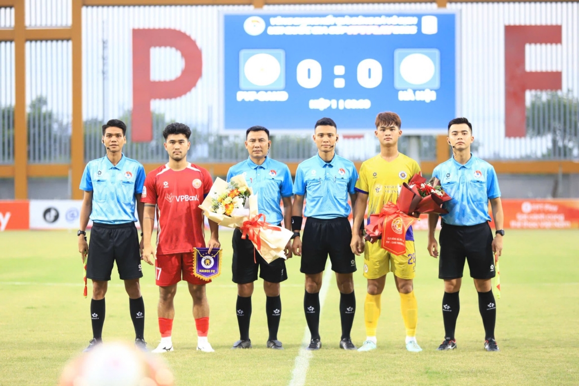 U21 PVF-CAND gặp U21 Hà Nội trong ngày khai mạc. (Ảnh: VFF)