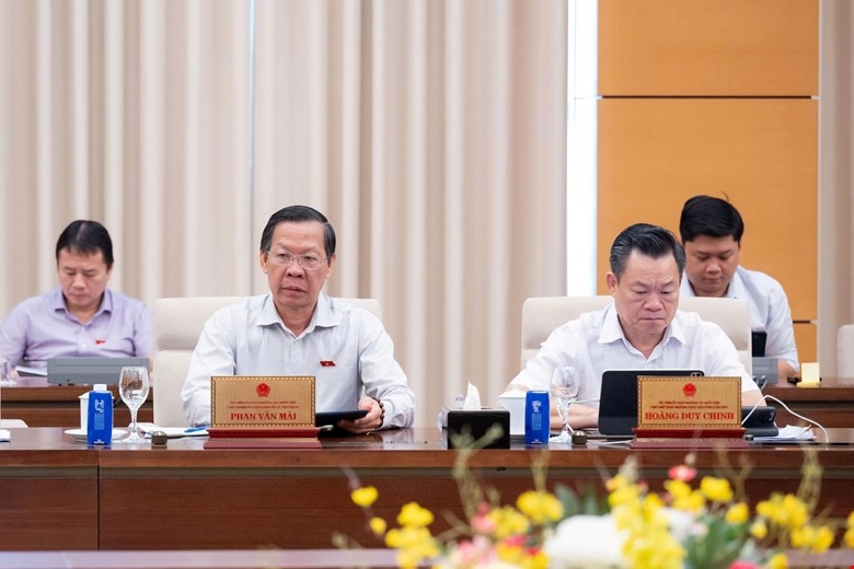 Các đại biểu tham dự phiên họp.