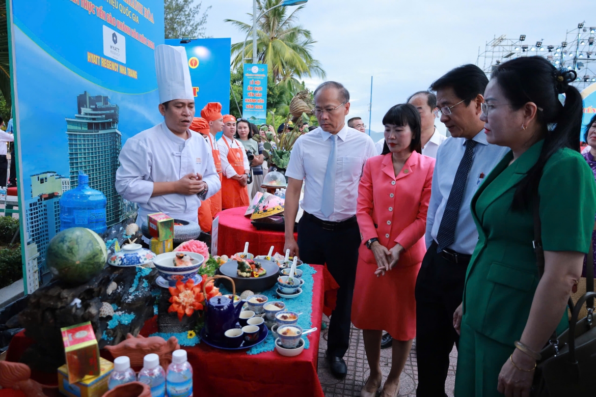Giới thiệu tinh hoa ẩm thực yến sào tại Festival Biển Khánh Hòa 2026