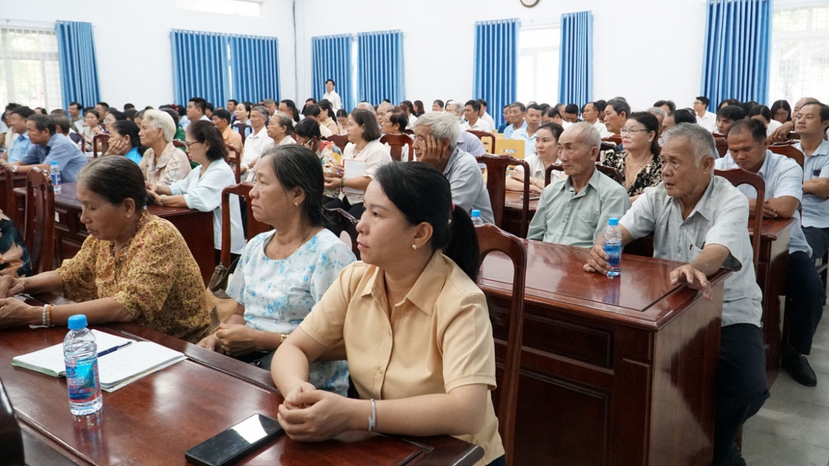 Buổi tiếp xúc cử tri 