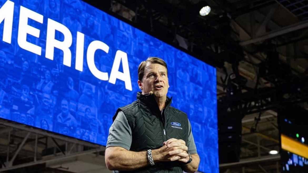 CEO Jim Farley của Ford từng cảnh báo về việc các hãng ô tô và xe điện Trung Quốc có thể tiến vào thị trường Mỹ trong vòng 5 đến 10 năm tới.
