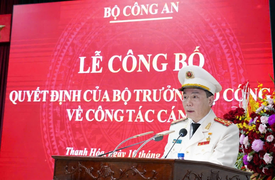 Đại tá Hoàng Quốc Việt, Giám đốc Công an tỉnh Thanh Hóa phát biểu nhận nhiệm vụ. Ảnh: CA Thanh Hóa.