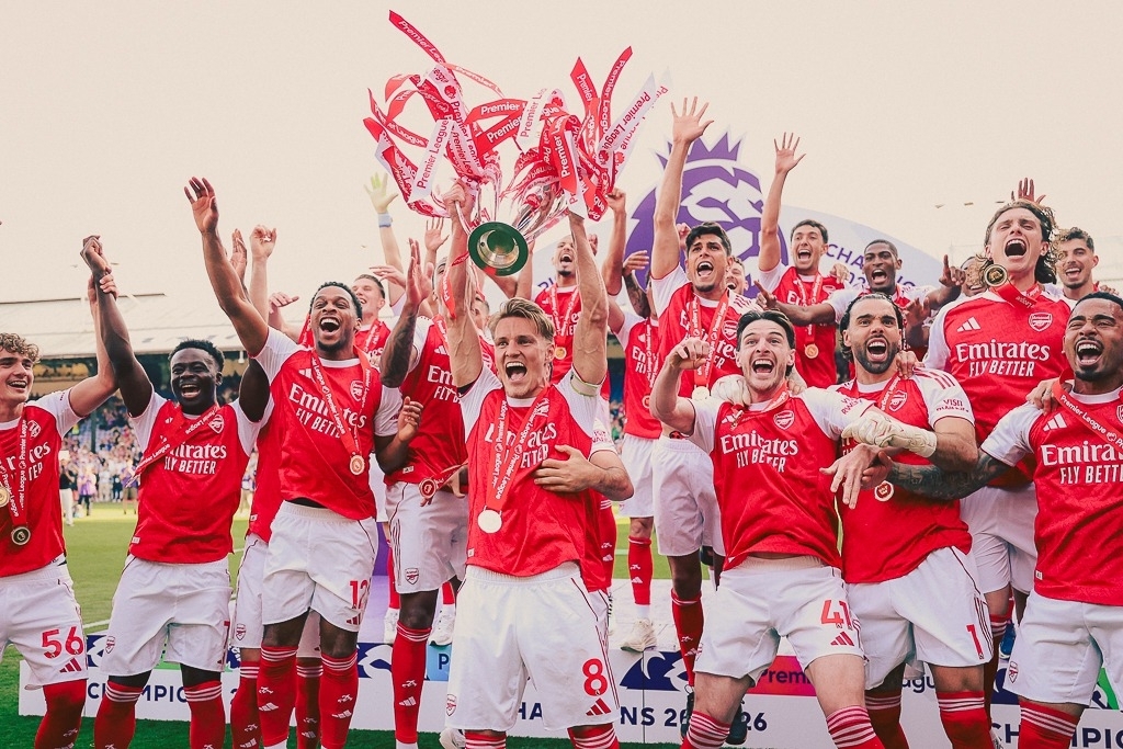 Sau hơn 20 năm, Arsenal mới lại bắt đầu mùa giải mới ở Ngoại hạng Anh với tư cách đội ĐKVĐ. (Ảnh: Reuters). 