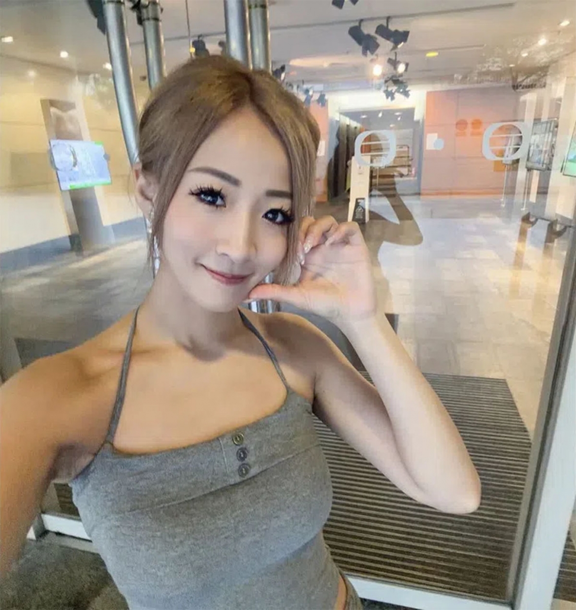 Bành Tường Linh hạnh phúc với công việc mới của mình. (Ảnh: Instagram/Janice Pang)