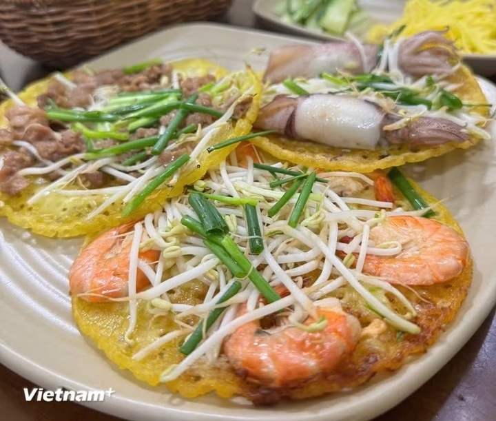 Bánh xèo tôm nhảy (Ảnh: Vietnamplus)