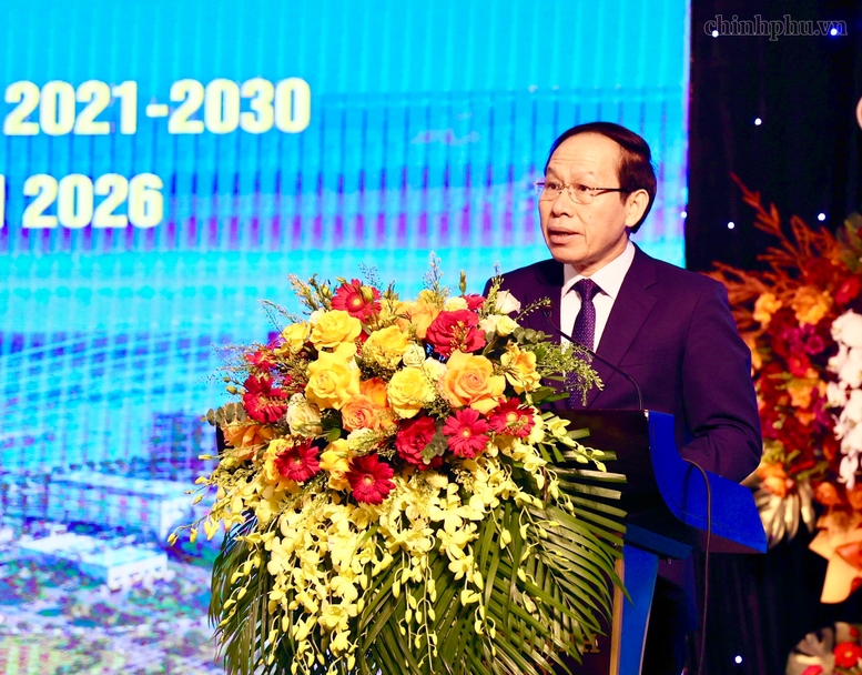 Phó Thủ tướng chia sẻ và tin tưởng tỉnh Nghệ An sẽ đóng góp thiết thực cho mục tiêu tăng trưởng bền vững 2 con số của cả nước - Ảnh: VGP/Thu Sa