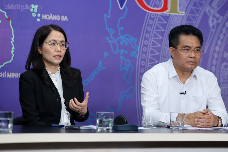 Bà Bùi Thu Thủy, Phó Cục trưởng Cục Đầu tư nước ngoài, Bộ Tài chính chia sẻ tại tọa đàm (Ảnh: BTC)