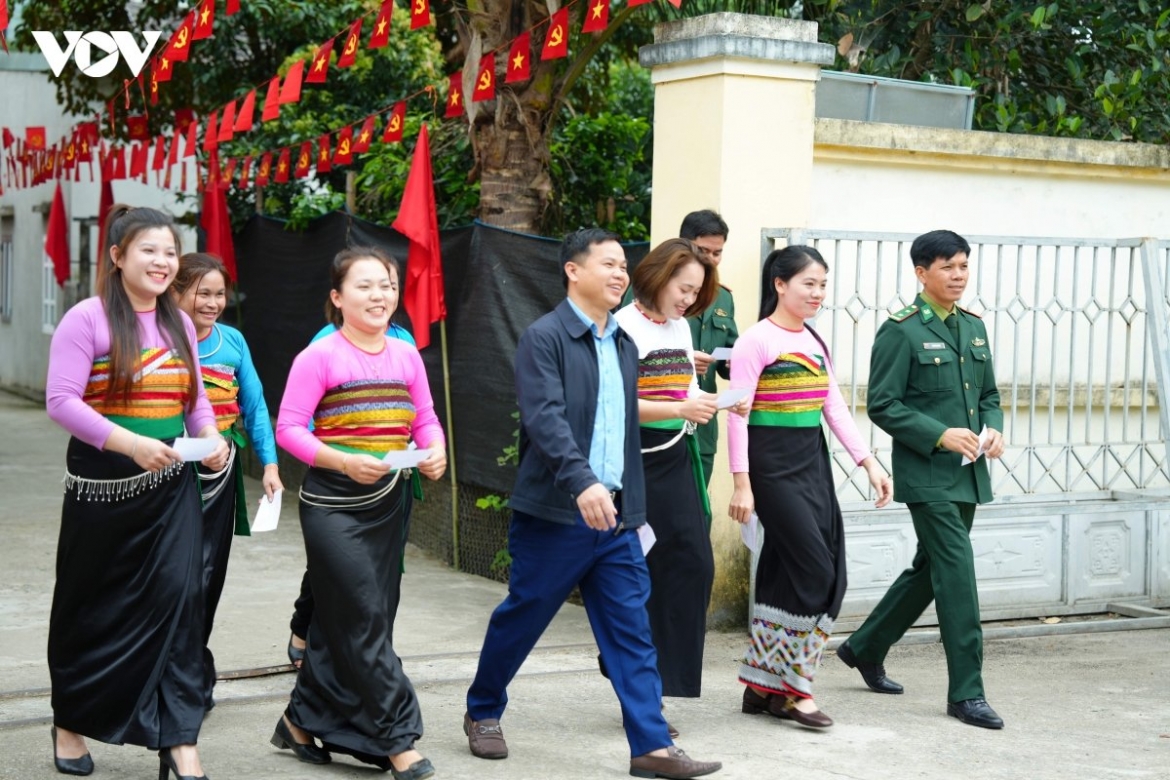 Ngày 15/3/2026, cử tri xã biên giới Hiền Kiệt (Thanh Hóa) đến điểm bầu cử số 4 tại Nhà văn hóa bản Pong 1 để thực hiện quyền công dân. Ảnh Lê Hải