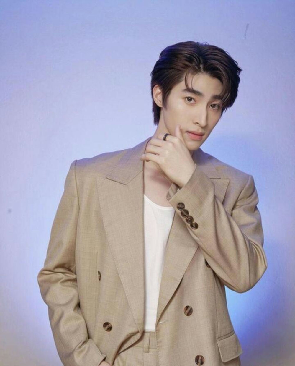 Nam diễn viên này được biết đến rộng rãi nhờ vai diễn Son trong loạt phim Ready, Set, Love của Netflix. (Ảnh: Kbizoom)