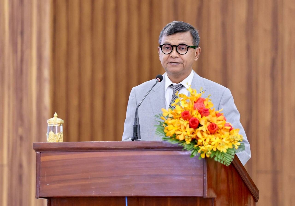 Phó Thủ tướng kiêm Bộ trưởng Giáo dục, Thanh niên và Thể thao Campuchia Hang Chuon Naron