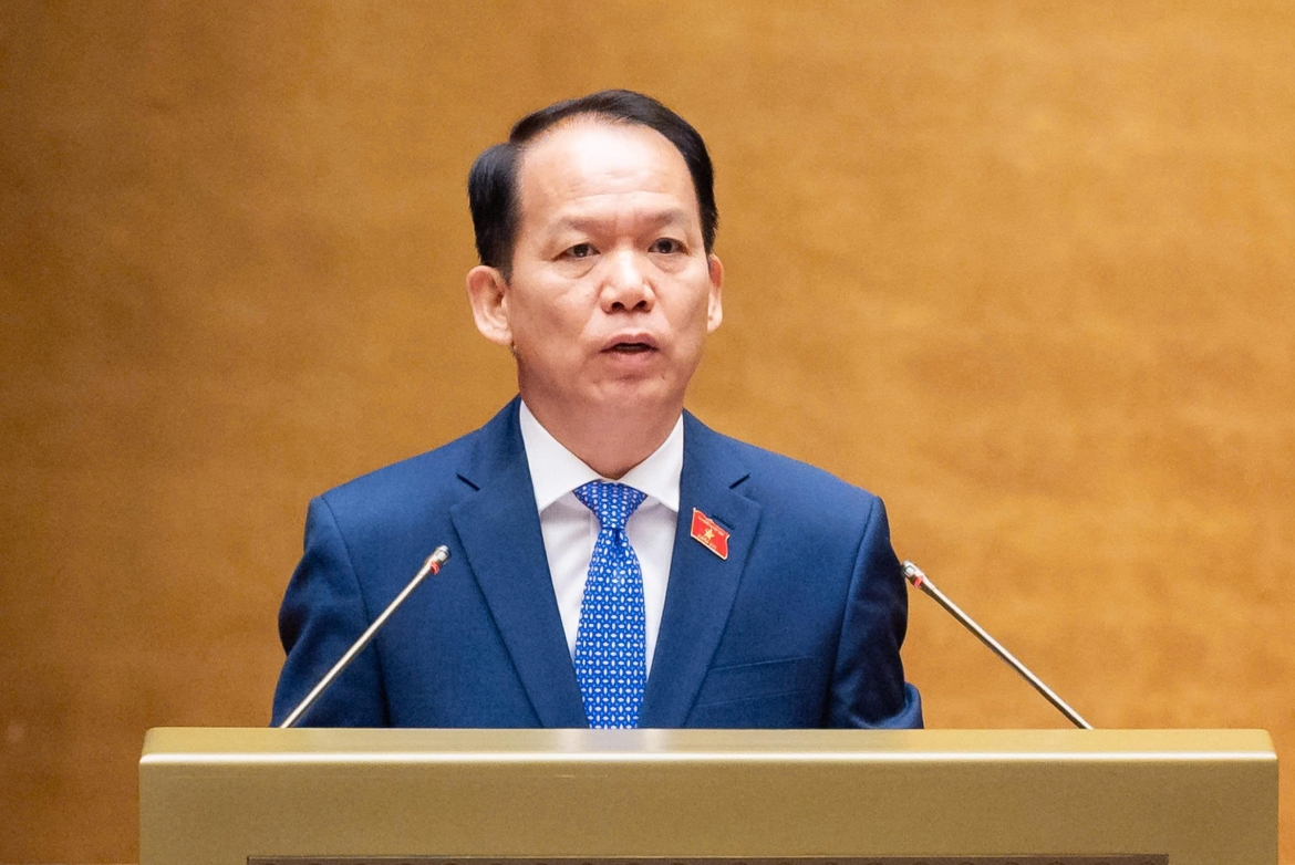 Bộ trưởng Bộ Tư pháp Hoàng Thanh Tùng trình bày Tờ trình tóm tắt dự án Luật Hòa giải ở cơ sở (sửa đổi)
