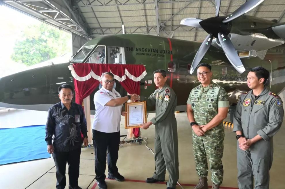 Không quân Indonesia (TNI AU) tiếp nhận máy bay vận tải hạng nhẹ NC-212i mang số hiệu A-211 hôm 30/7 (Ảnh: Không quân Indonesia)