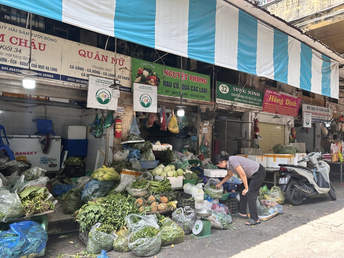 Hộ kinh doanh tại chợ Hôm - Đức Viên, phường Hai Bà Trưng, TP. Hà Nội