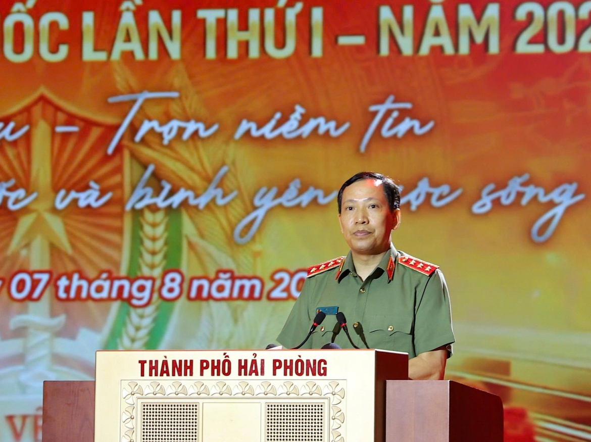 Thượng tướng Lê Văn Tuyến, Thứ trưởng Bộ Công an phát biểu tại Hội thi.