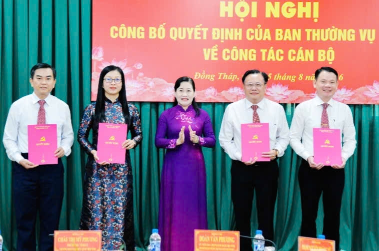 Lãnh đạo Ban Tuyên giáo Tỉnh ủy Đồng Tháp.