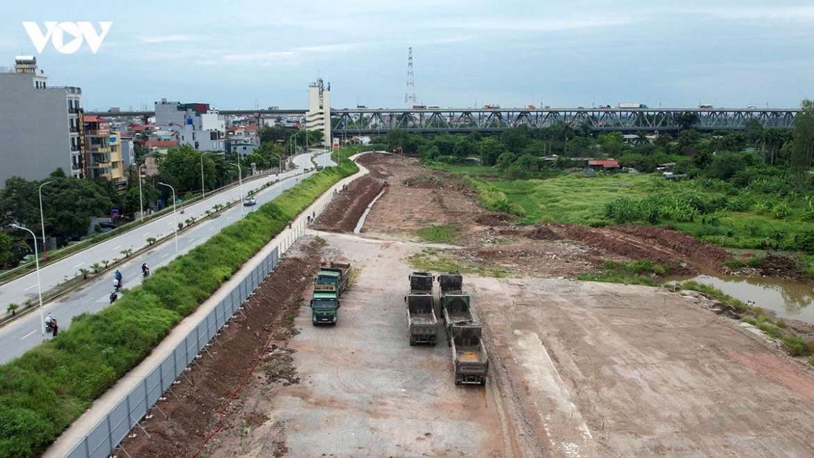 Công viên công cộng Phú Thượng là công trình mở đầu trong chiến lược phát triển không gian cảnh quan ven sông Hồng của Hà Nội.