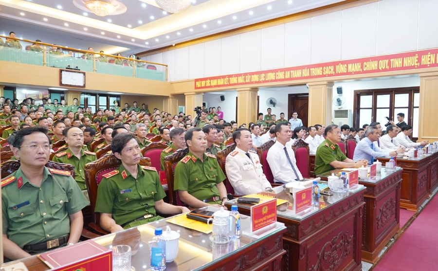 Đại biểu dự buổi Lễ. Ảnh: CA Thanh Hóa.