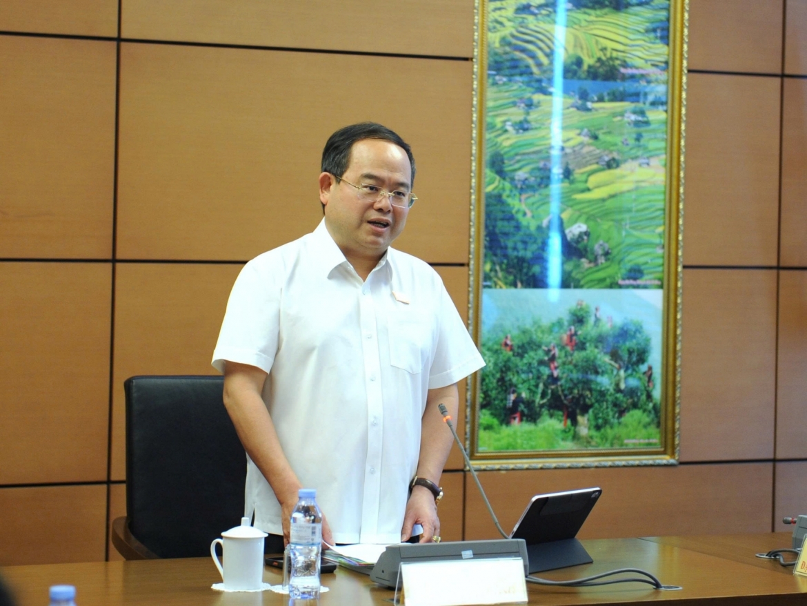Bí thư Tỉnh ủy Quảng Ninh Quản Minh Cường phát biểu thảo tổ tại Kỳ họp không thường lệ lần thứ nhất, Quốc hội khóa XVI