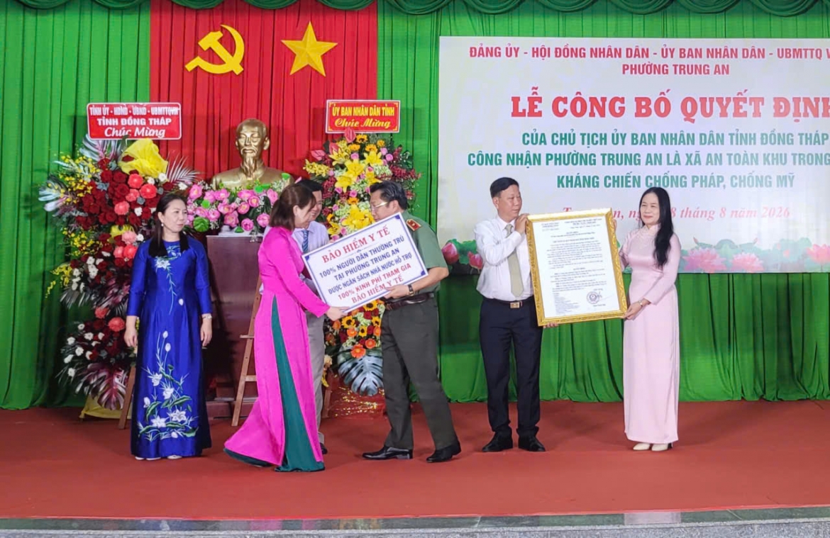 Đảng ủy- UBND phường Trung An nhận quyết định công nhận “An toàn khu”