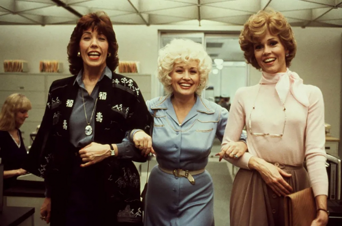 Từ trái sang: Lily Tomlin, Dolly Parton và Jane Fonda trong phim 9 to 5. (Ảnh: 20th Century Fox Film Corp/Courtesy Everett Collection).