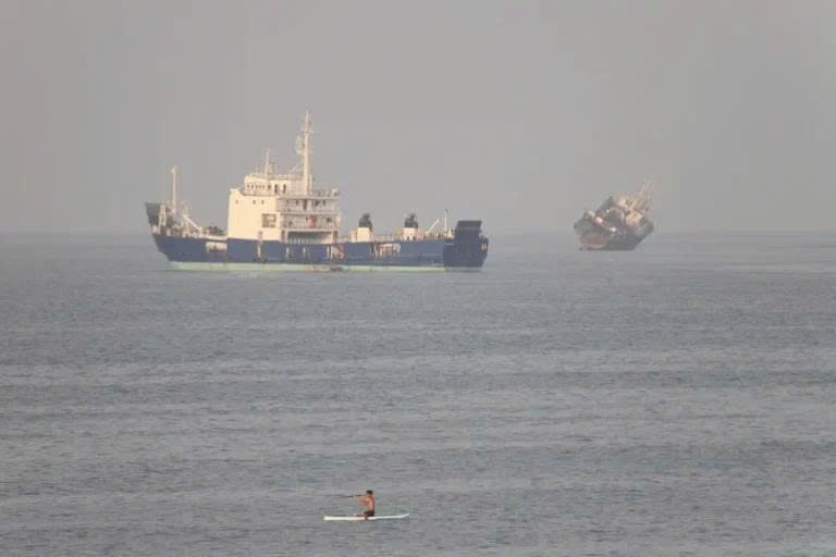 Các tàu thuyền ở eo biển Hormuz gần Bandar Abbas ở Iran. (Ảnh: Hãng thông tấn Tây Á/Reuters)