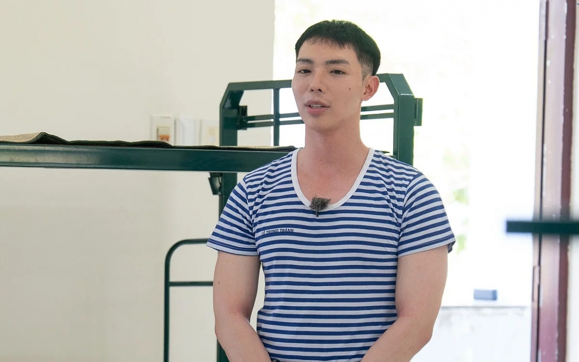 Erik liên tục gây tranh cãi ở Sao nhập ngũ.