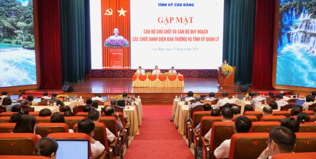 Hội nghị gặp mặt cán bộ chủ chốt và cán bộ quy hoạch các chức danh diện Ban Thường vụ Tỉnh ủy quản lý. (Ảnh: Báo Cao Bằng)