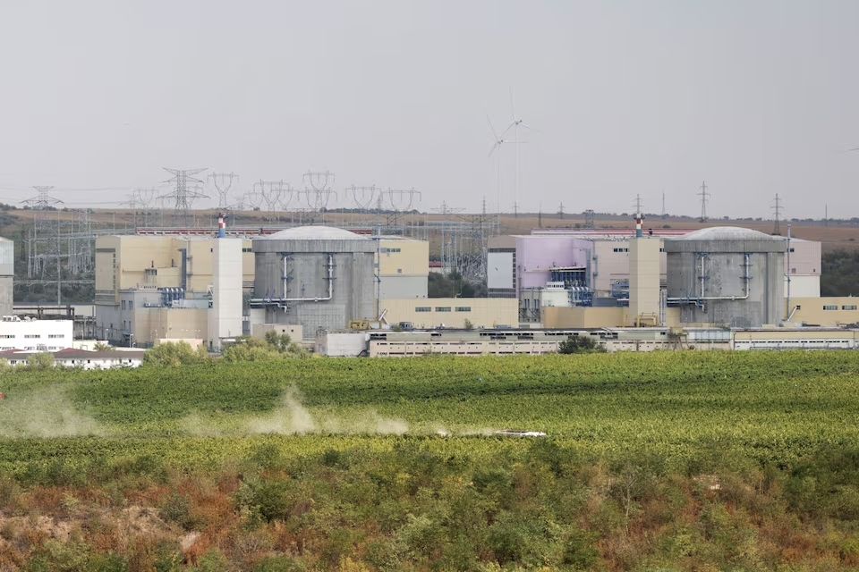 Hình ảnh lò phản ứng hạt nhân số 1 và số 2 của nhà máy điện hạt nhân quốc doanh Nuclearelectrica, tại Cernavoda, Romania, ngày 3 tháng 9 năm 2025 (Ảnh: Theo Reuters).