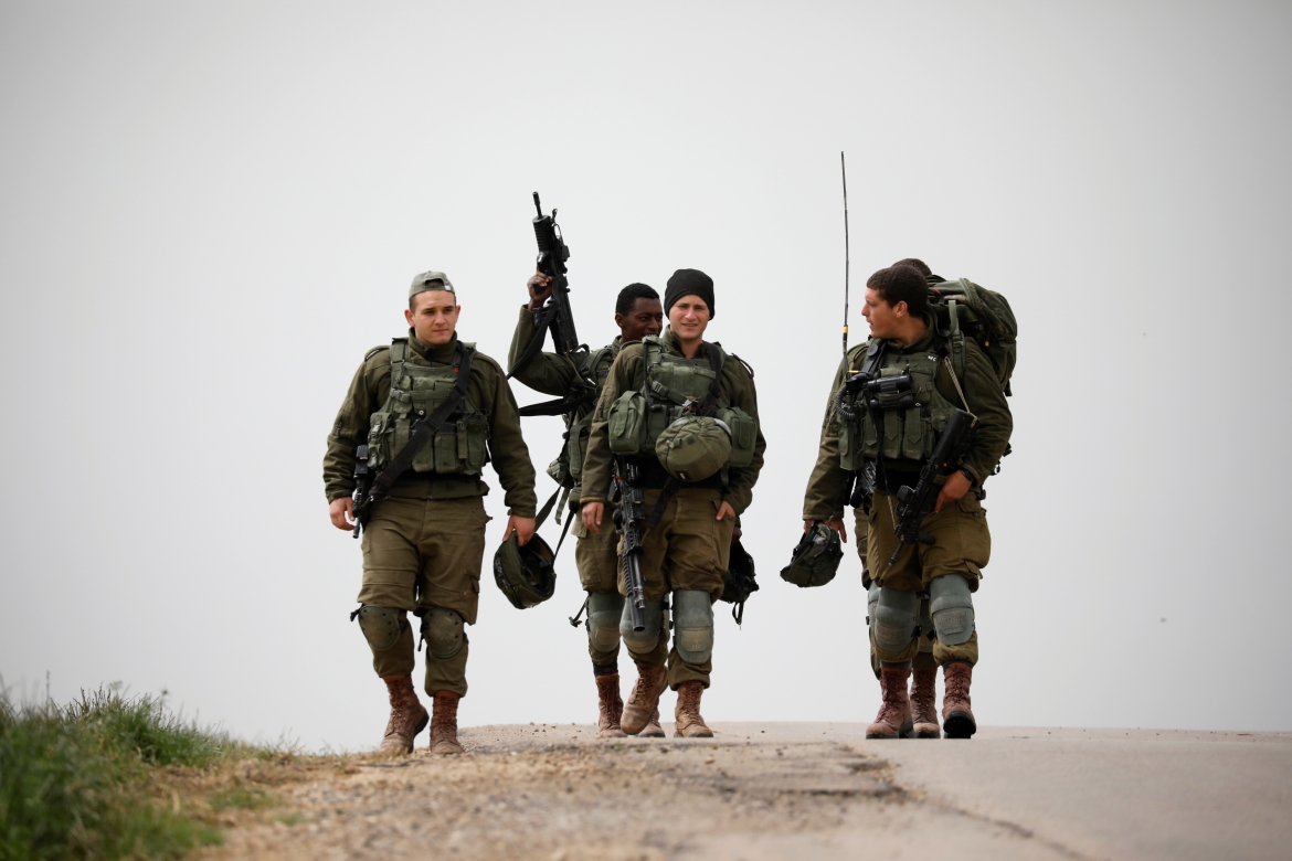 Binh sĩ Israel đang tuần tra. (Ảnh: Reuters)