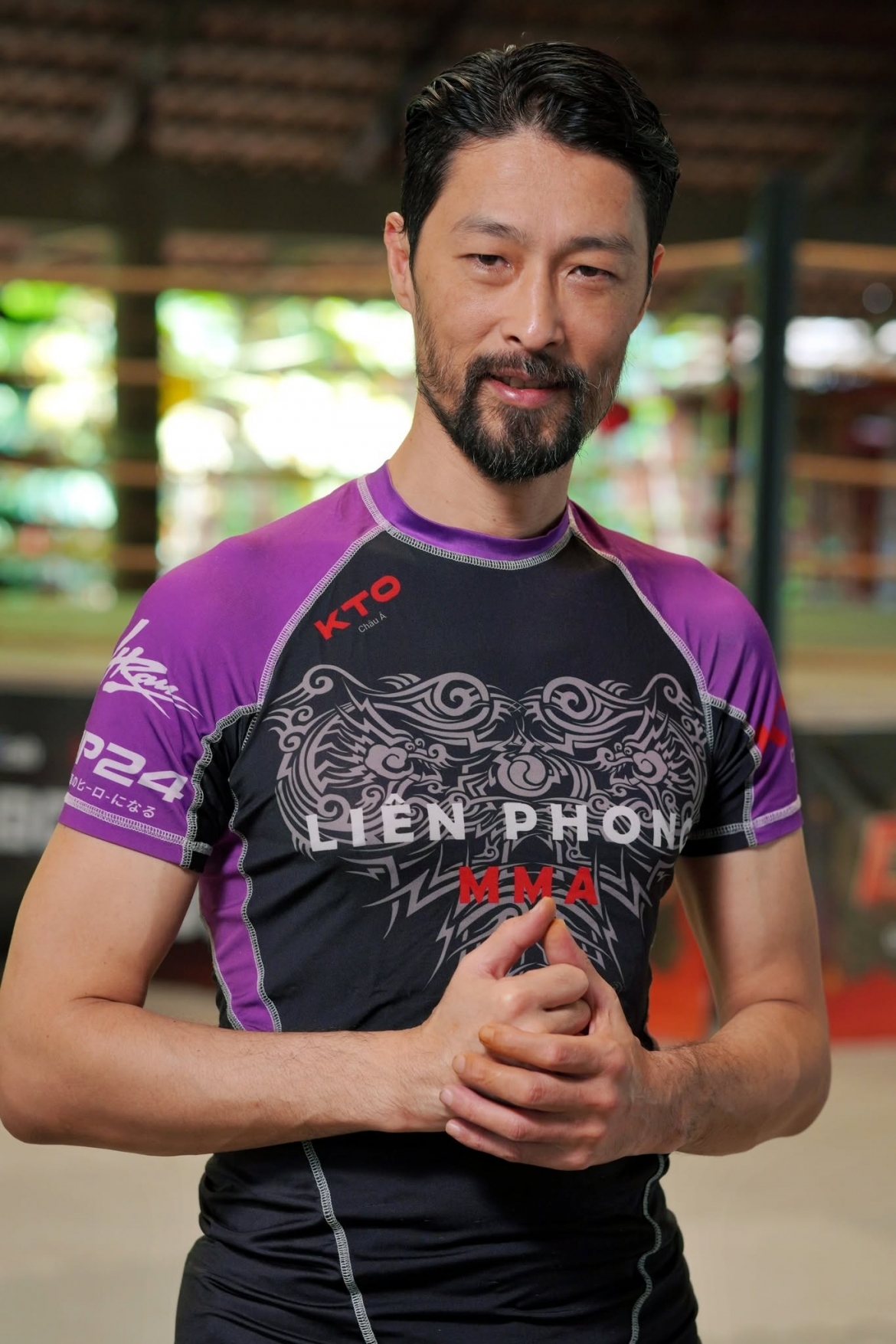 Phần lớn thời gian những năm gần đây của Johnny Trí Nguyễn gắn với trung tâm võ thuật do anh sáng lập tại huyện Nhà Bè, TP.HCM. Không gian rộng khoảng 1.800m2 vừa là nơi luyện võ, vừa có quán cà phê và những khu vực nghỉ ngơi. Tại đây, anh dành thời gian dạy võ, rèn luyện thể lực, chăm sóc cây cối và tận hưởng nhịp sống yên tĩnh.