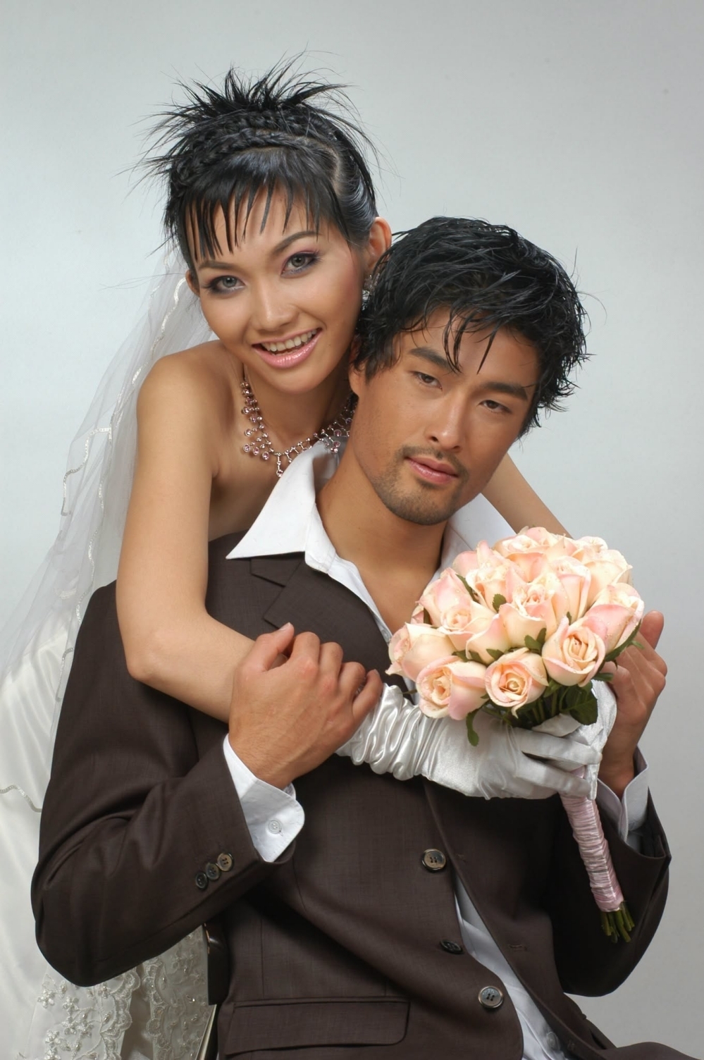 Tuy vậy, sự nghiệp của Johnny Trí Nguyễn không chỉ giới hạn ở phim võ thuật. Anh từng tham gia nhiều tác phẩm thuộc các thể loại khác như Nụ hôn thần chết, Tèo em, Vú em tập sự, Cưới ngay kẻo lỡ. Thời kỳ đỉnh cao, nam diễn viên xuất hiện thường xuyên trong phim ảnh, sự kiện và được nhiều nhãn hàng mời hợp tác.