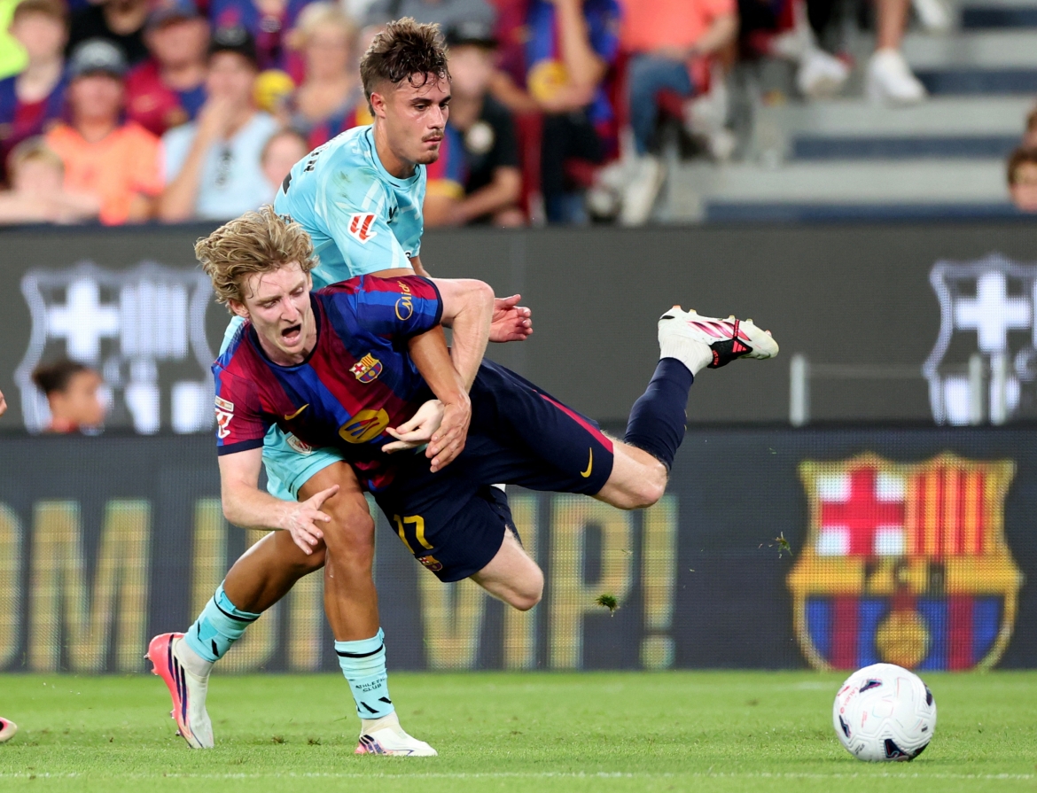 Barcelona thi đấu áp đảo trước Bilbao (Ảnh: Reuters).