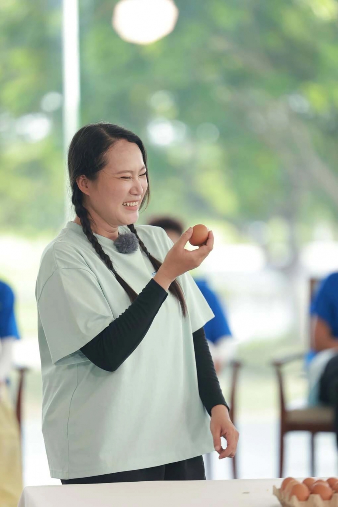 Diễn viên Kim Dung chia sẻ khi làm mẹ đơn thân, từng bán giày dép, bánh giò để nuôi con và mong có vai diễn để đời trong tương lai.