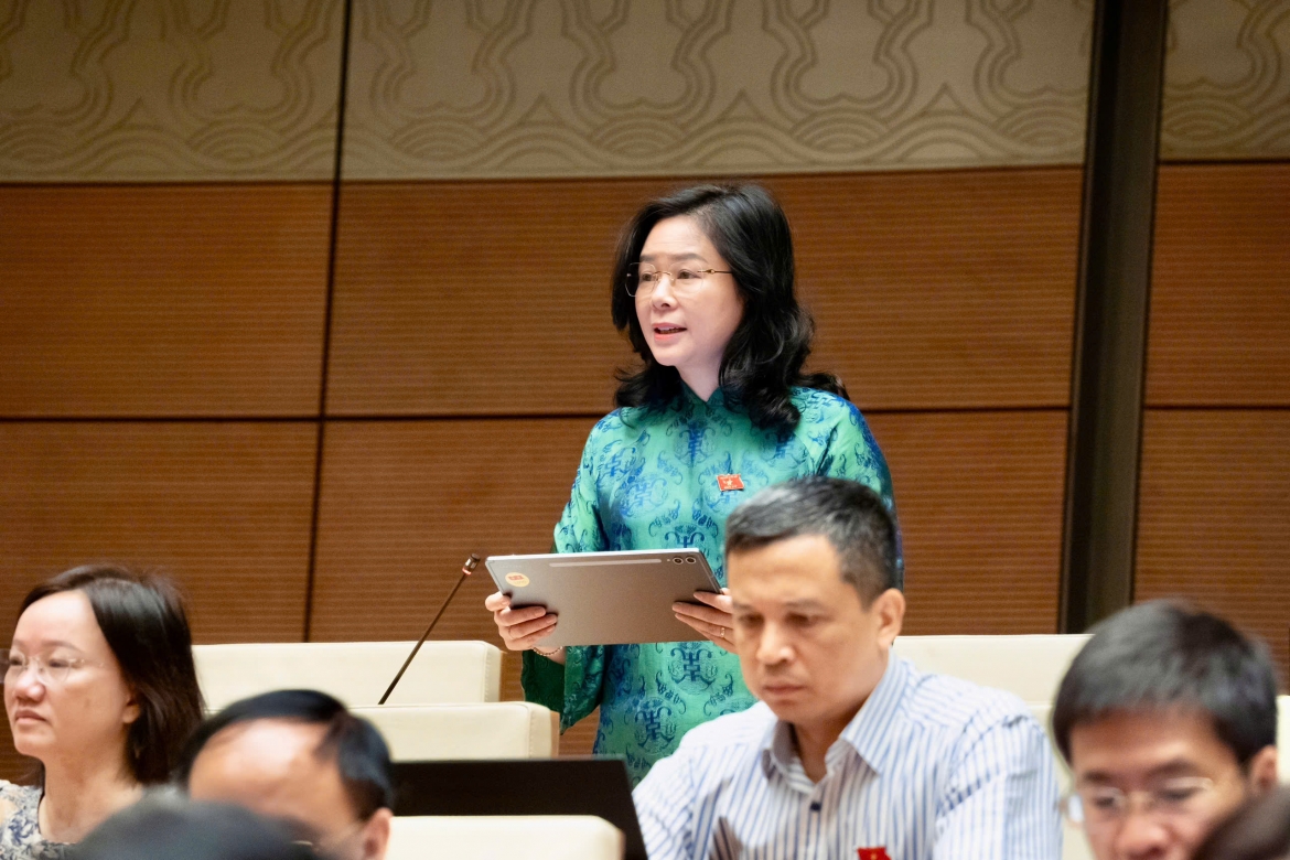 Đại biểu Lê Thị Hoài Chung (Đoàn ĐBQH tỉnh Nghệ An) Ảnh: quochoi.vn