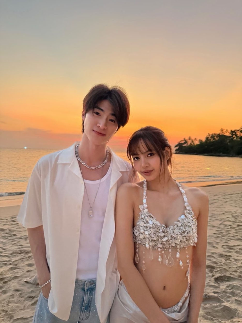 Theo các nguồn tin, Blue Pongtiwat và Lisa được cho là đã duy trì mối quan hệ thân thiết trong nhiều năm. (Ảnh: Kbizoom)
