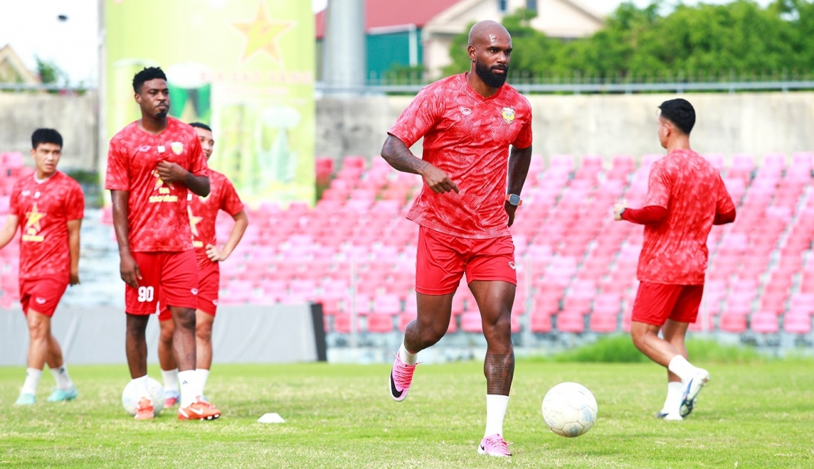 Tiền vệ Luiz Antonio trong màu áo CLB Hà Tĩnh. (Ảnh: Báo Hà Tĩnh)