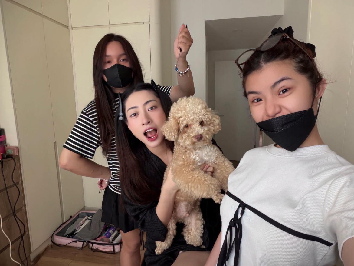 Lương Thùy Linh khoe khoảnh khắc chuyến đi Nha Trang với vẻ ngoài trẻ trung, năng động.