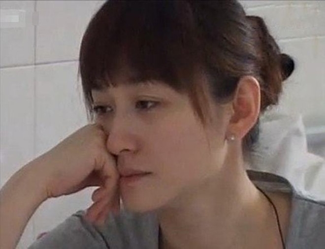 Lý Tiểu Nhiễm héo mòn vì luôn sống trong cảnh sợ hãi vì bị người tình đại gia giám sát, đe dọa suốt 10 năm. (Ảnh: Sohu).